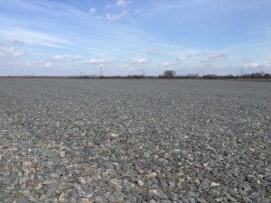 M3 és 26-os út csatlakozásának megvédése gabionhálóval. DOVI-Trade Kft